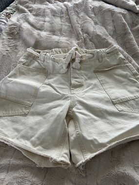 Cream Casual Rope-Waist Shorts